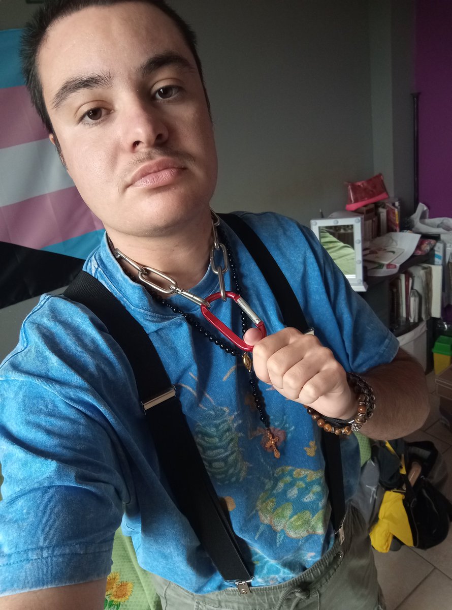GouineTestoPupp's tweet image. #LGBTQIASparkleUp #butch oublié de poster