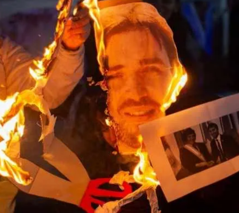 Prendido fuego.