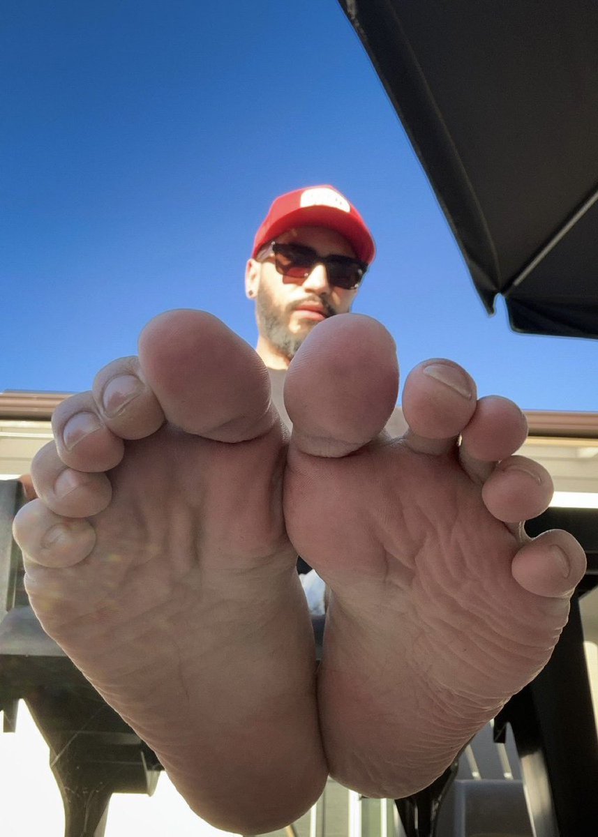 Footlotioner_2's tweet photo. FOOTLOTIONER’S TOP FEET PICS OF THE WEEK (MAY 3, 2026)
-
-
-
@TheCuriousSerge @nrthtx @xmgiov @toesorsoles https://t.co/H14azxux25