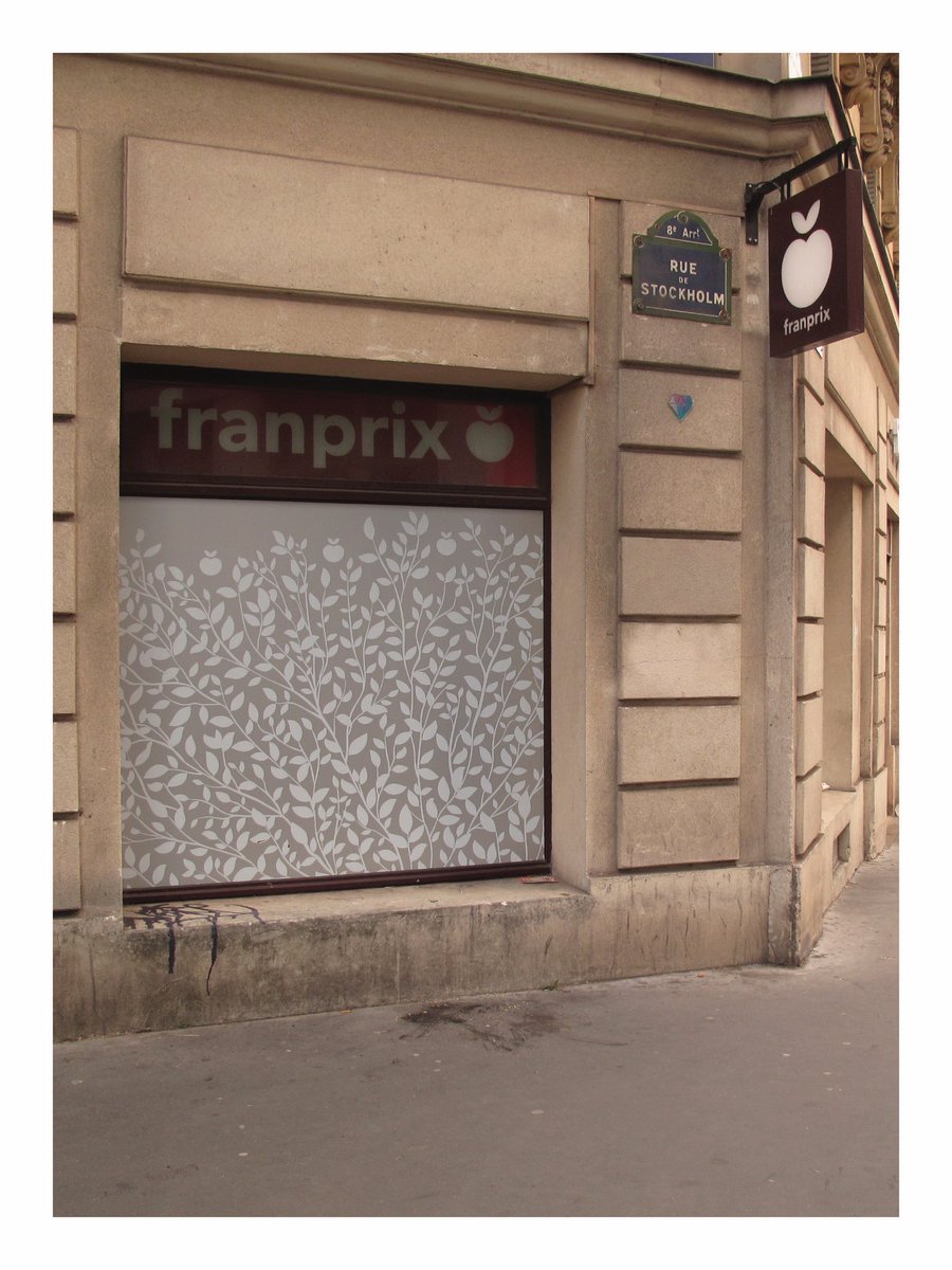 colinschaelli2's tweet image. First solo show in Trieste!
After years in design (Peter Zumthor, FREITAG), these raw drawings were created after a psyc. crisis in Paris 2019 and recovery. Strong Art Brut vibes.
Opening: May 9, 2026 – 18:18  
18:18 art across borders  
Via Frausin 3/B, Trieste
#ArtBrut #Trieste