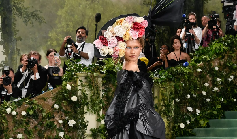 globalmuseum's tweet image. The 2026 Met Gala dress code is ‘Fashion is Art’. But is it?.
Public appetite has only grown since then. Last year, the Louvre Couture exhibit in Paris received more than one million visitors.
theconversation.com/the-2026-met-g… #globalmuseum #MetGala #museums #art #fashion