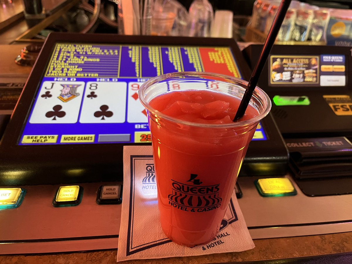rirugrat's tweet image. More Vegas Day 2: Played at Palace Bar at @4QueensLV.  Niners Mike was on vacation so I didn’t have one of his Famous Fu Fu drinks.  Eddie the bartender did make me a yummy Strawberry Daiquiri and I got some good VP hits.  I missed playing here when both Mikes worked there #vegas