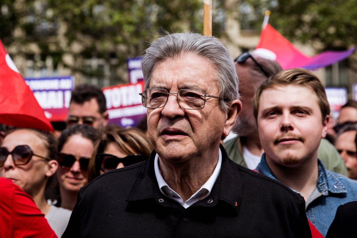 🇨🇵 #Francia – Il leader di La France Insoumise, Jean-Luc #Mélenchon, ha annunciato la sua candidatura alle elezioni presidenziali del 2027.