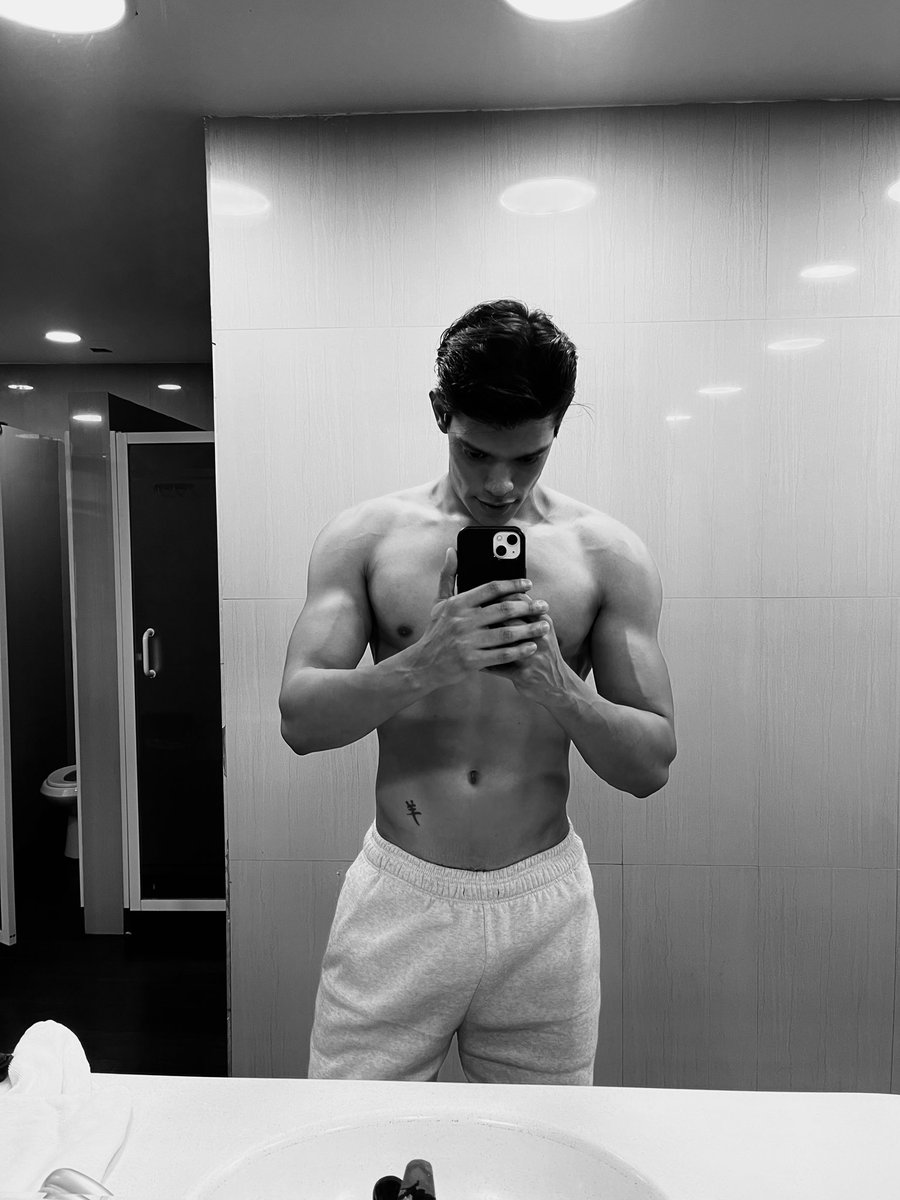 bednothing's tweet photo. 🏋🏽🔥 https://t.co/R4h3s5AT5d