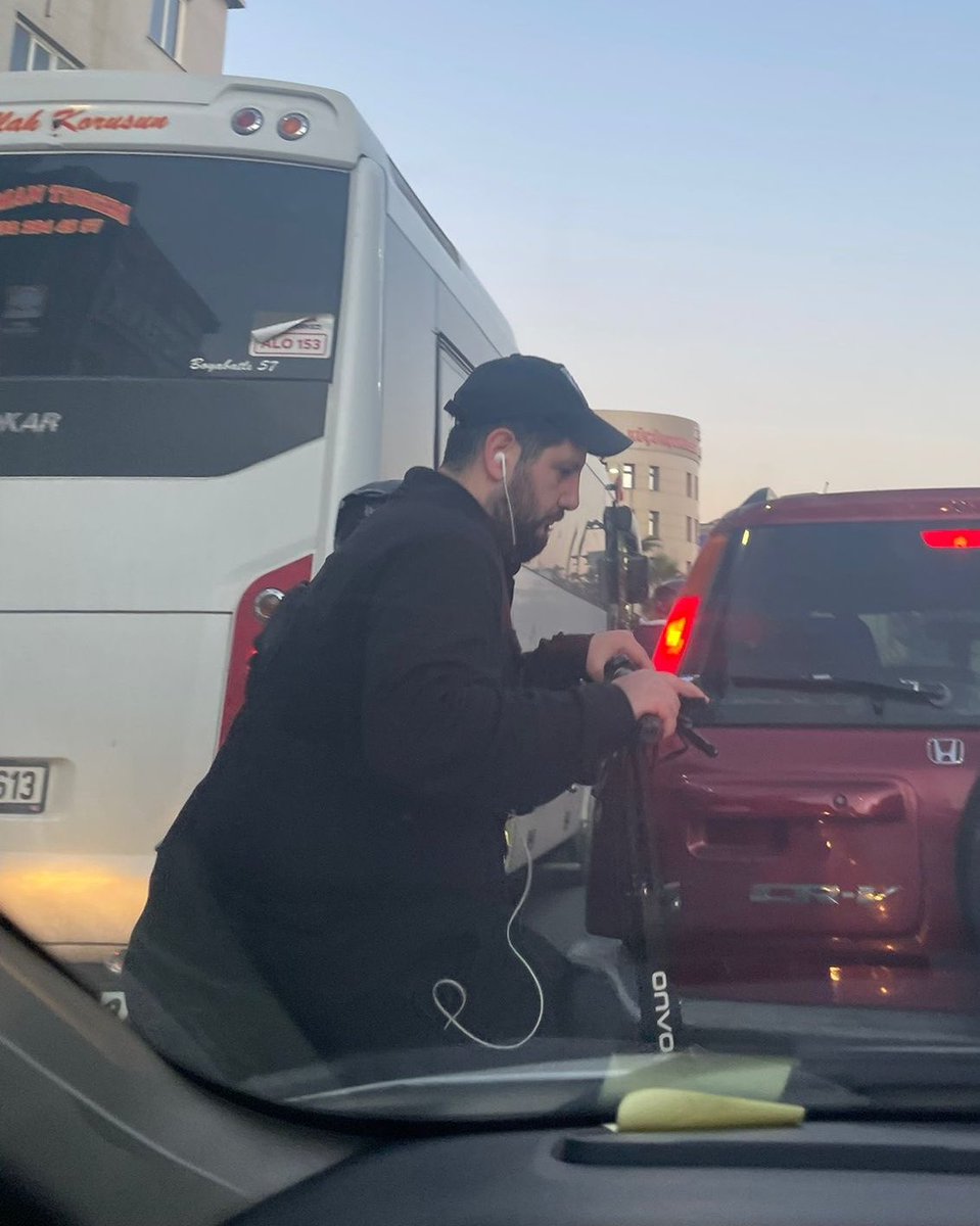Yiğit Efe tweet media