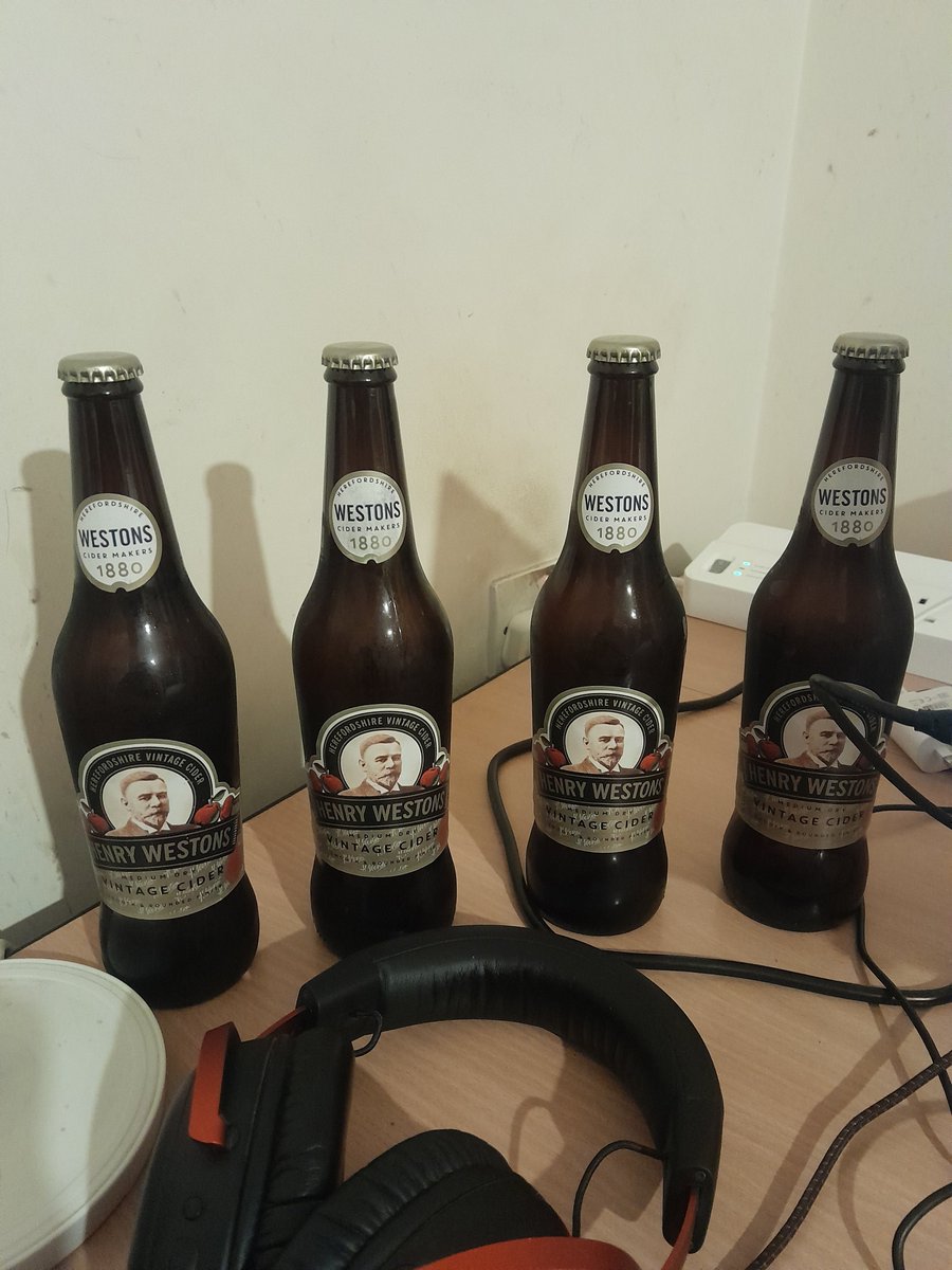 abashkevits's tweet image. Best drunk before 'I should message them' decisions. #SundayFunday #PourDecisions