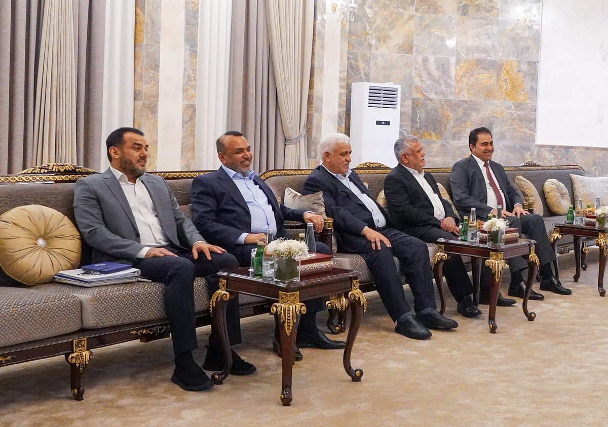 alseyadaiq's tweet photo. قادة المجلس السياسي الوطني يبحثون مع لجنة الإطار التنسيقي تسريع تشكيل الحكومة

استقبل قادة المجلس السياسي الوطني وفداً من الإطار التنسيقي في مقر رئيس مجلس النواب الأستاذ هيبت الحلبوسي.

وجرى خلال اللقاء التأكيد على أهمية الإسراع في تشكيل الحكومة، إلى جانب مناقشة أبرز التحديات السياسية والاقتصادية والأمنية التي تواجه العراق، وعدد من الملفات والمشكلات المتراكمة، وضرورة إيجاد رؤى وحلول تُضمَّن ضمن البرنامج الحكومي وورقة الاتفاق السياسي، بما يسهم في تلبية تطلعات المواطنين وتعزيز الاستقرار.

وأكد قادة المجلس جهوزيتهم لحضور جلسة مجلس النواب لمنح الحكومة الجديدة الثقة، لتباشر مهامها في أسرع وقت ممكن.