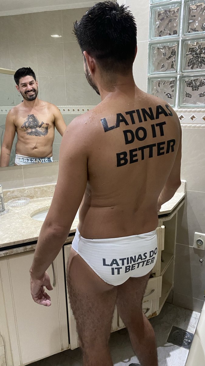juniormechler's tweet photo. Latinas do it better #lobacabana #shakira #rio
#copacabana #todomundonorio https://t.co/2eTKQib90D