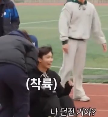 모노 tweet media