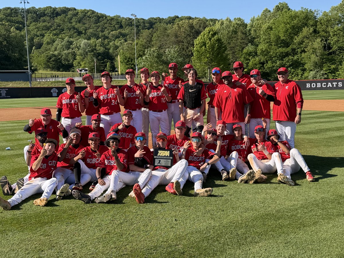 CHS_athletics__'s tweet photo. District Tournament Champions! 

Final:
Bobcats 9
Halls 5

#prideandtradition https://t.co/JQ99RiURr2