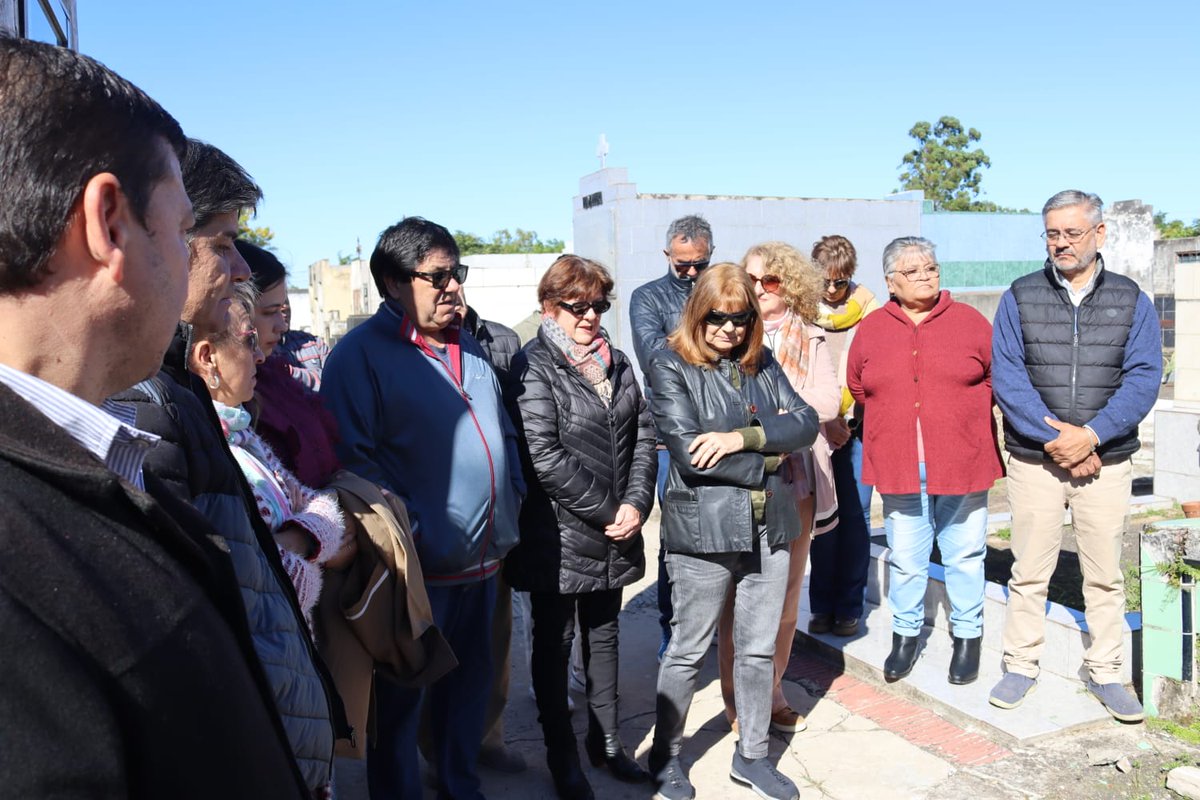 gcastanedaok's tweet photo. Recordamos al compañero Eduardo “Botón” Galantini a cinco años de su partida. 

Su legado nos impulsa a seguir trabajando con convicción por el sueño que defendía: un Monte Caseros mejor para todos. https://t.co/Wf7zrUhQ6l