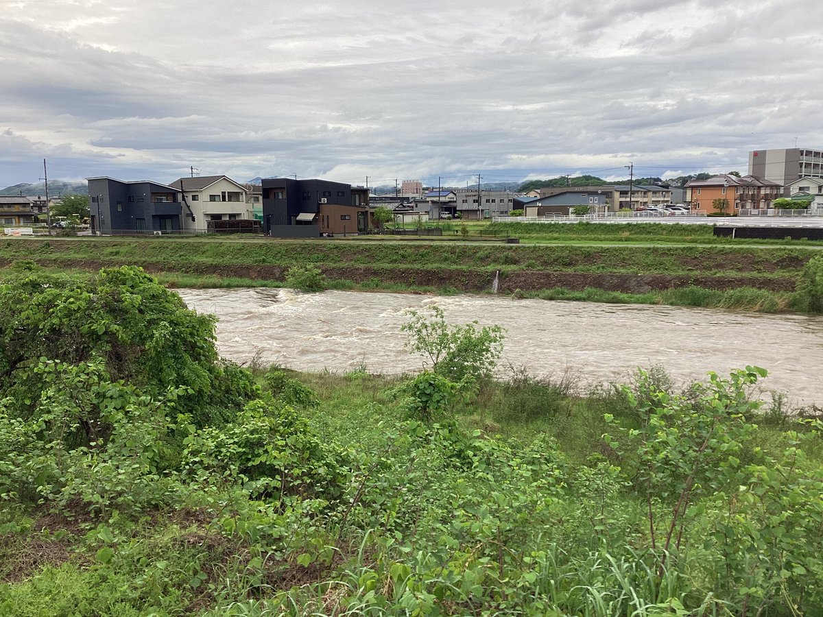 アイヘン tweet media