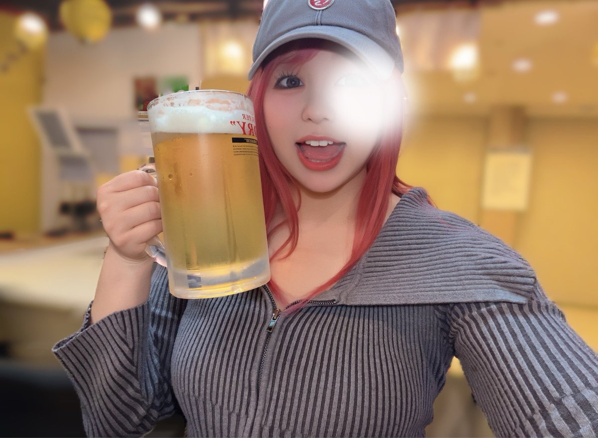 chanmone_2222's tweet photo. GW突入だぁぁーーー‼️‼️‼️
うぉーーー‼️‼️‼️

🍺🍺顔並のデカさの特大ジョッキ🍺🍺 https://t.co/Oh15KFyqH4
