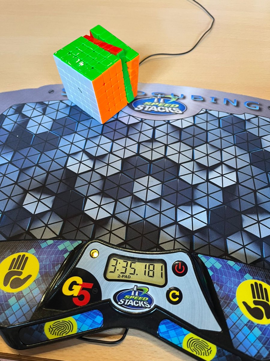 Biggest mistake in my cubing career in a long time. AUF, more like AUwF. I still wanna cry over this DNF and losing a massive single PR and Mo3 chance. #sadge