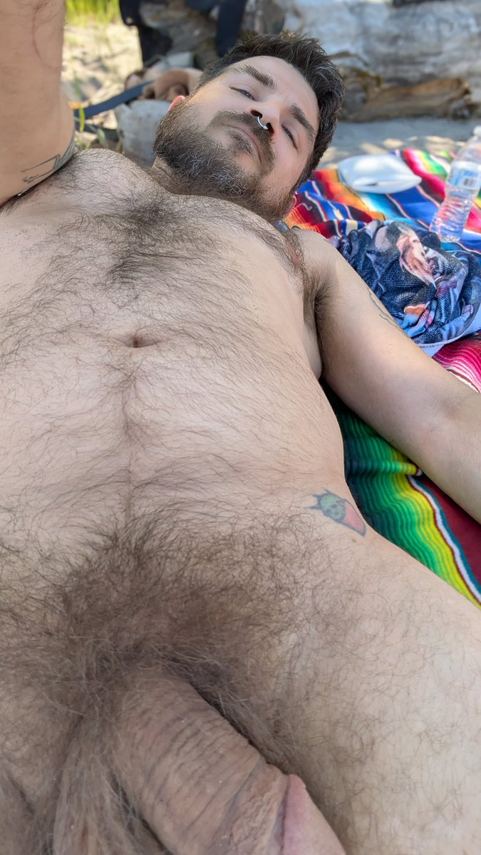 Dad Bod Daniel - 18+ NSFW tweet media