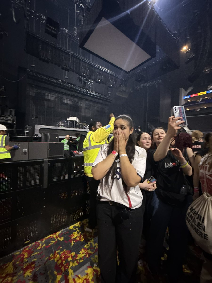 pao met louis 🍋 tweet media