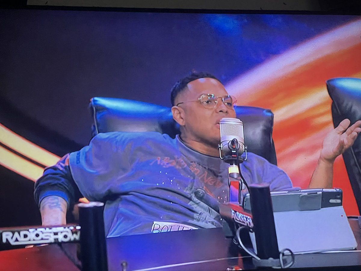 Como a mí en un reality me va a importar competir, si yo veo que estoy en el top 6 y al top 3 lo eliminan sin razón? 

Sabes como le importaran competir si, eliminarán por puntos. #PlanetaAlofoke