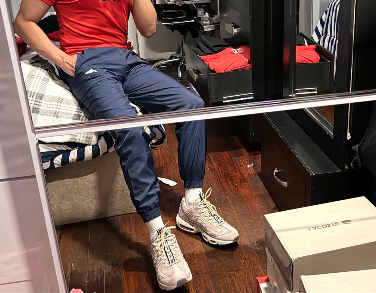kevs988's tweet photo. Necesitamos más pants https://t.co/LuEi4CbhTz