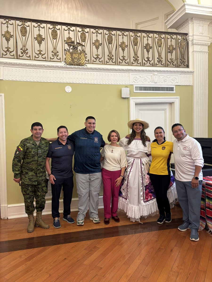 CecuWashington's tweet photo. El Consulado del Ecuador en Washington D.C. apoya a emprendedores ecuatorianos en el marco de del evento Passport DC. Nuestros emprendedores continúan posicionando productos y servicios. https://t.co/lnMwLF2sRd