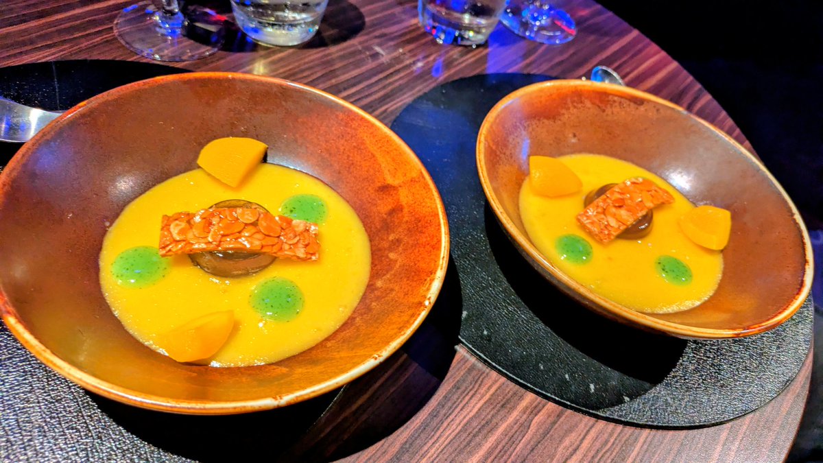 VeganOlive1's tweet image. Amazing #Vegan dinner on @pandocruises Arvia in the Limelight Club...every course was spot on..a feat of catering by the galley team 👌😋🌱🌻❤️🚢♥️