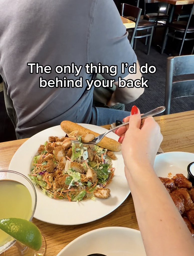 Applebee's Grill + Bar tweet media