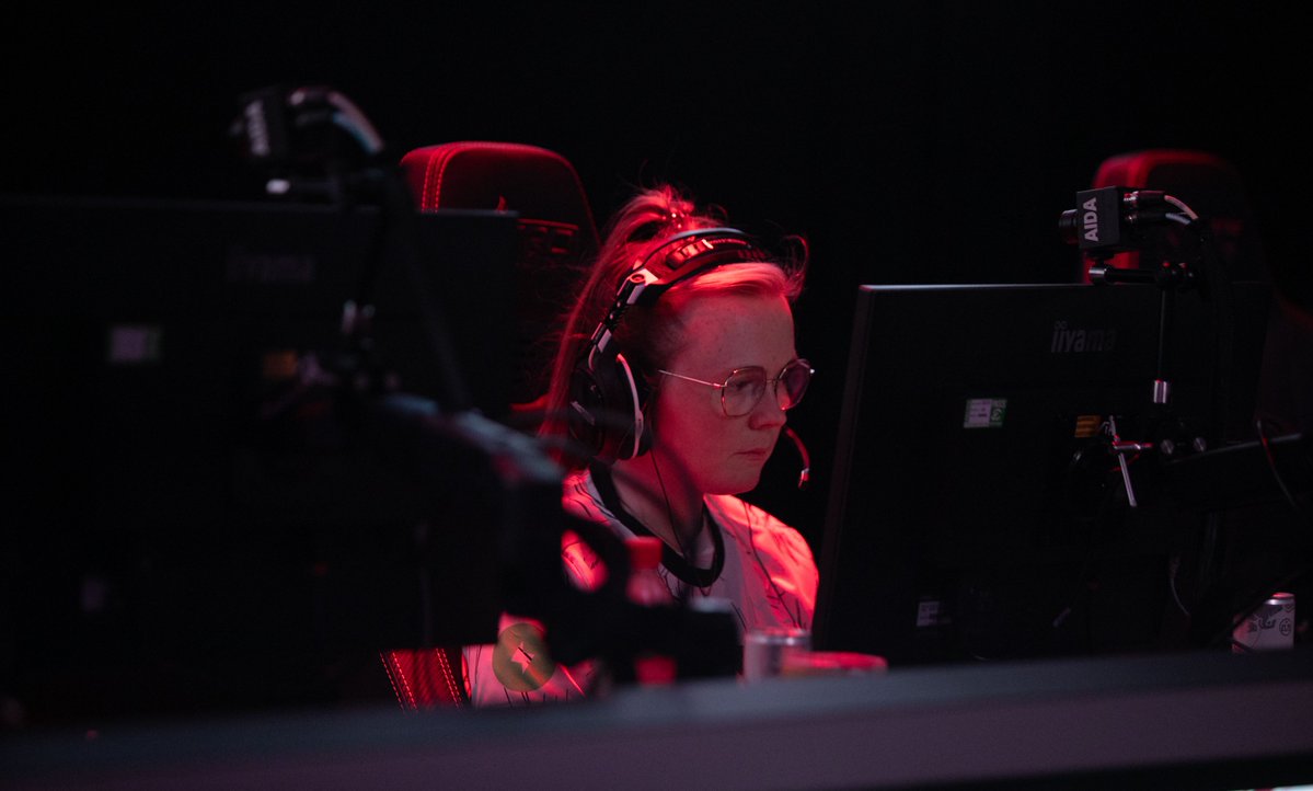 Meg tweet media