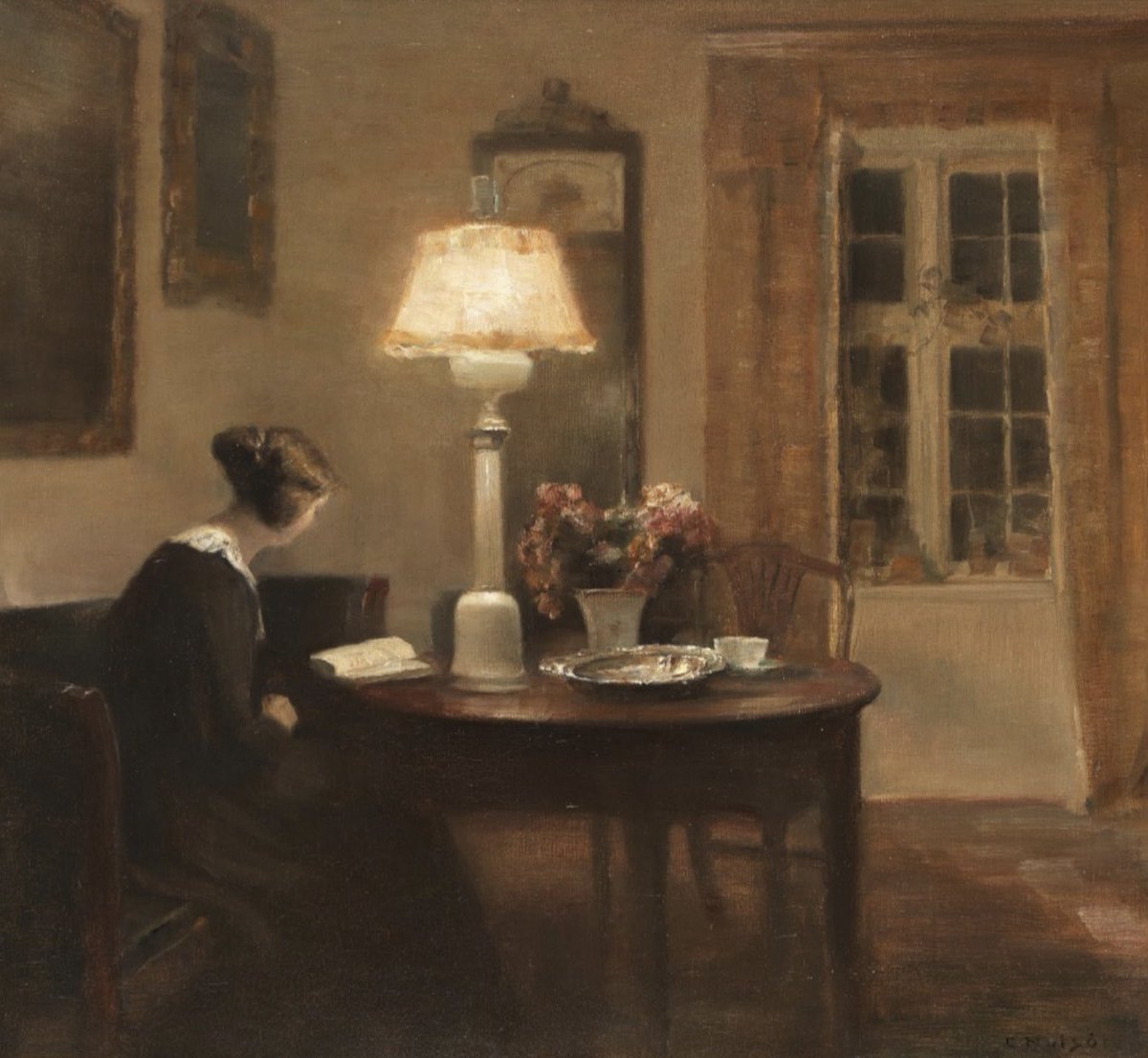 MClaudeHawkes's tweet photo. As it is a cooler night today and it’s #scandiSunday here’s a painting of home comfort and peace by an artist famous for his depiction of quiet, intimate interiors. Good night all.
Carl Vilhelm Holsøe (1863-1935), Danish artist
Interior with a Woman Reading https://t.co/muGg6gp9Ph