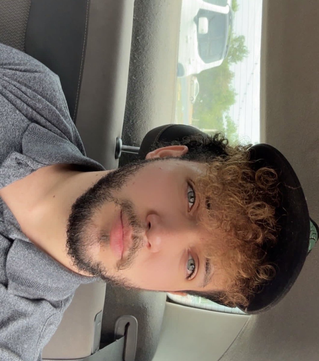 Slim_Shady_fake tweet media