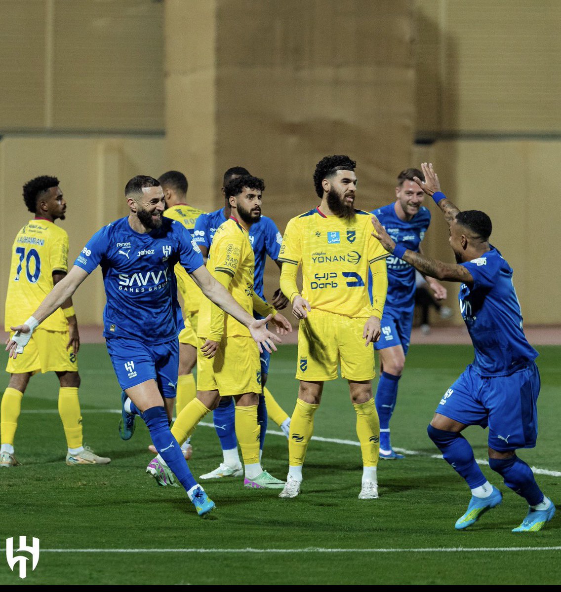 khalafmelfi's tweet photo. الكرة صارت في ملعب لاعبي الهلال والإدارة لاقتناص لقب كان بعيدا، مع أهمية تنازل انزاغي عن بعض قناعاته، و (إثبات تعلمه من الدروس)!! 
وبالتأكيد دعم الجماهير عامل مهم في تحفيز اللاعبين لتقديم أفضل مالديهم!
🔷هل تحضر (شخصية) الزعيم لاقتناص لقبي كأس الملك والدوري؟! 
أم يستفيق النصر ويبدد الطموحات الزرقاء؟!
#القادسية_النصر 1/3
#النصر_الهلال 
#دوري_روشن_السعودي_للمحترفين 
#الهلال_الخلود 
#كاس_خادم_الحرمين_الشريفين