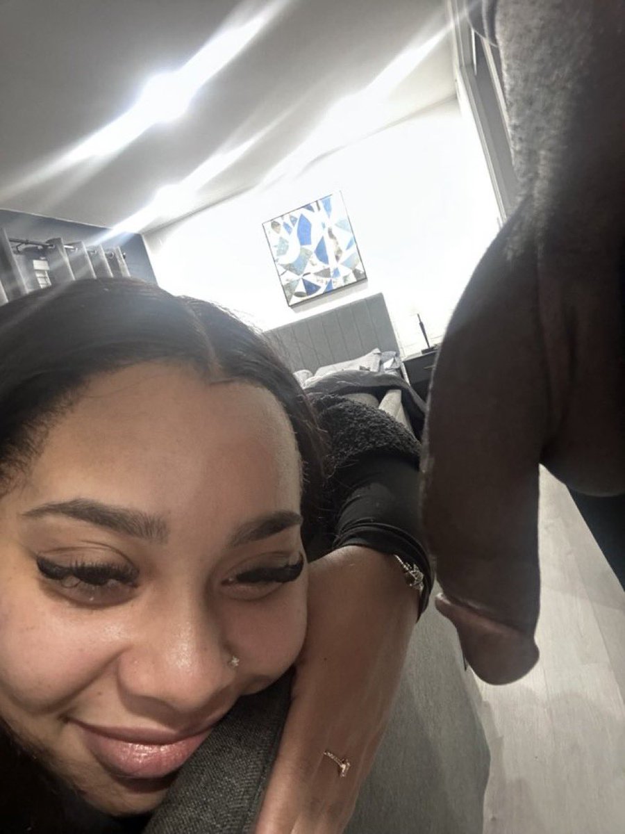illgetashley's tweet photo. Name something that makes you happy… “🍆” !!!!😍 https://t.co/rJN0YzQ1OA