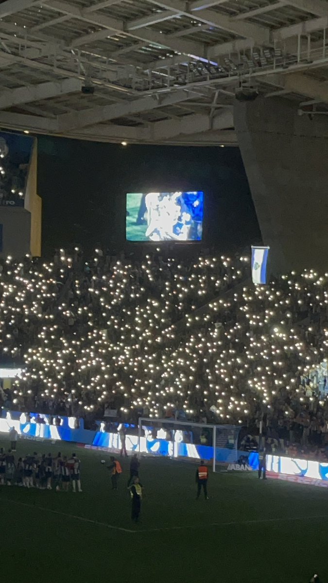 MarcoGouveia75's tweet photo. O primeiro jogo que vi no Estádio do Dragão foi em 2004 precisamente contra o Alverca em que fomos igualmente campeões e cujo resultado foi 1-0. A emoção e alegria que tive em proporcionar este ano à minha filha a mesma experiência não cabe num post Obrigado @FCPorto 💙💙💙#Fomos https://t.co/K8ONyIhPCR