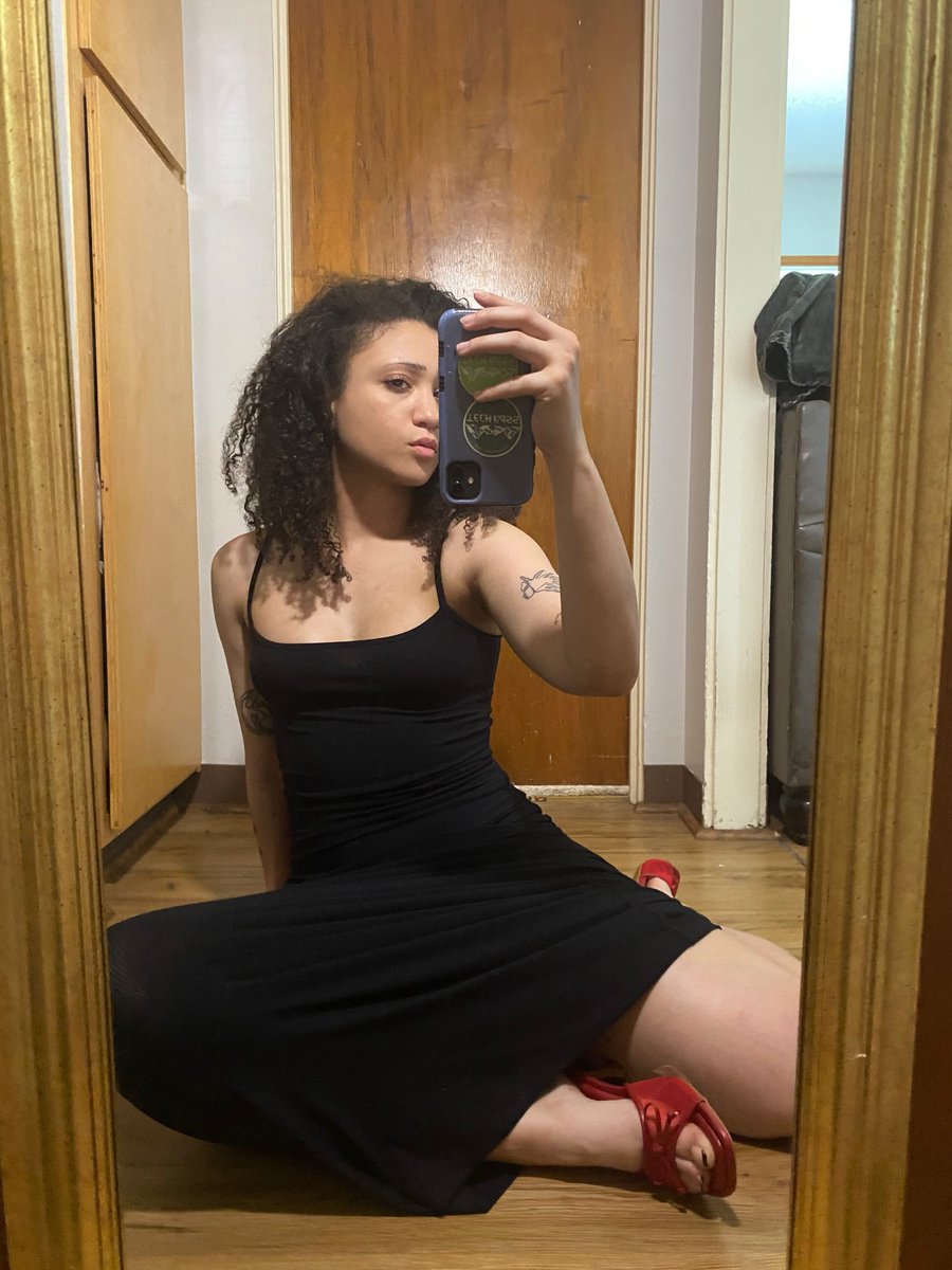 Layla 🎱 {findom} 05/01🎂 tweet media