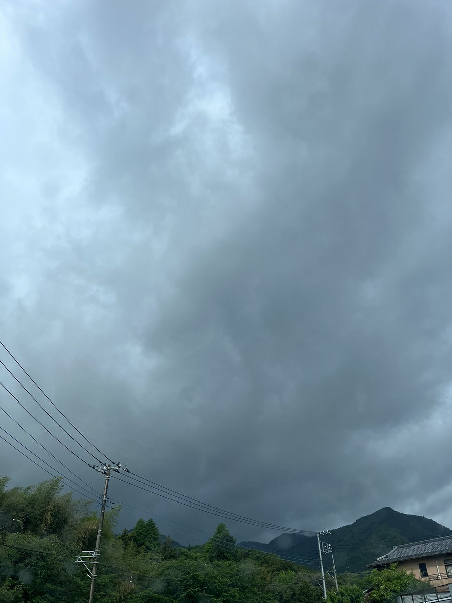 tadanomjisan's tweet image. おはようございます
今日も神奈川県厚木市
天気は雨☂️後曇り☁️予報
ゴールデンウィーク工事が順調に進んで今日で終わりになる予定です
いつもの仲間がラウンドしてるので反省会に参加したい

本日仕事の方もラウンドの方も頑張りましょう⛳️💪
皆んなにいい事がある１日になりますように🙏
#ゴルフ