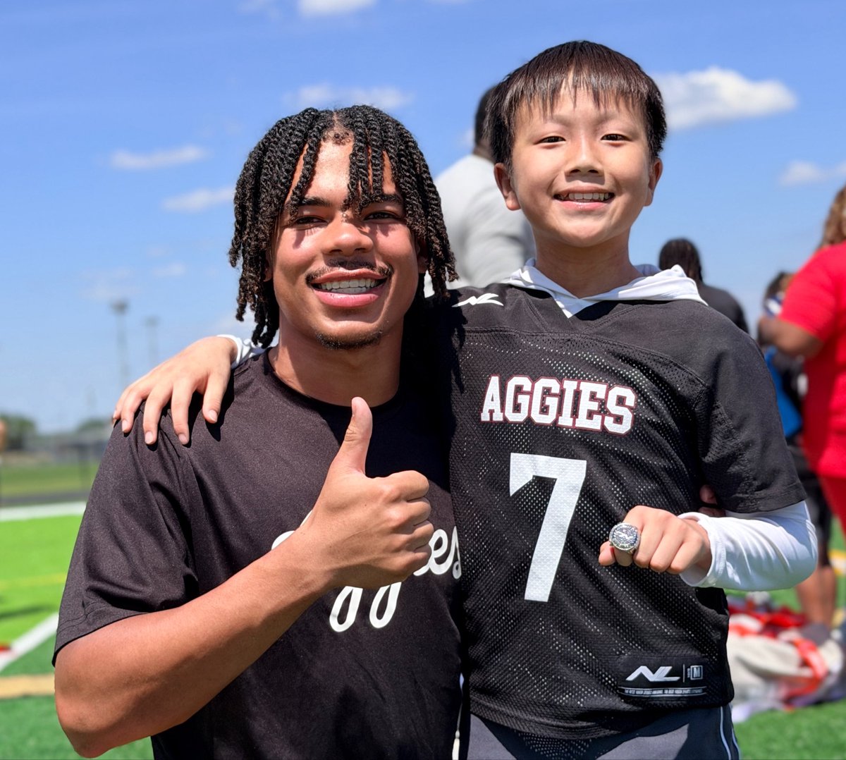 cheftai's tweet image. What an experience to play and be coached by @AggieFootball players!  Plus they won their championship as well!!!  Thank you @ii_rueben ,@AaronGregory_07 ,&amp;amp; Mike Brown and many more Aggies who helped this season!!
#thanks #gigem