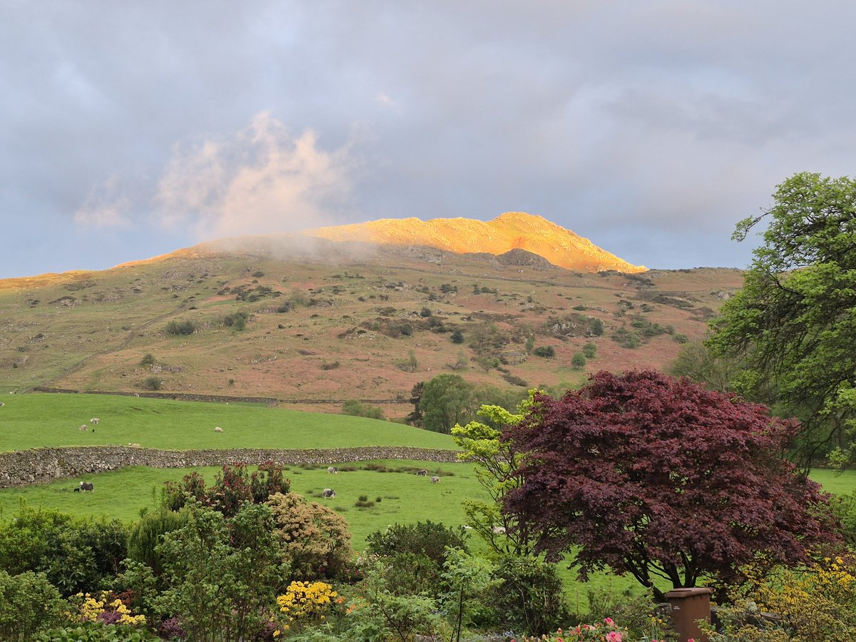 PhilSipocz's tweet image. Some truly magical light for a brief moment out there tonight. #LakeDistrict #Lakes #Cumbria