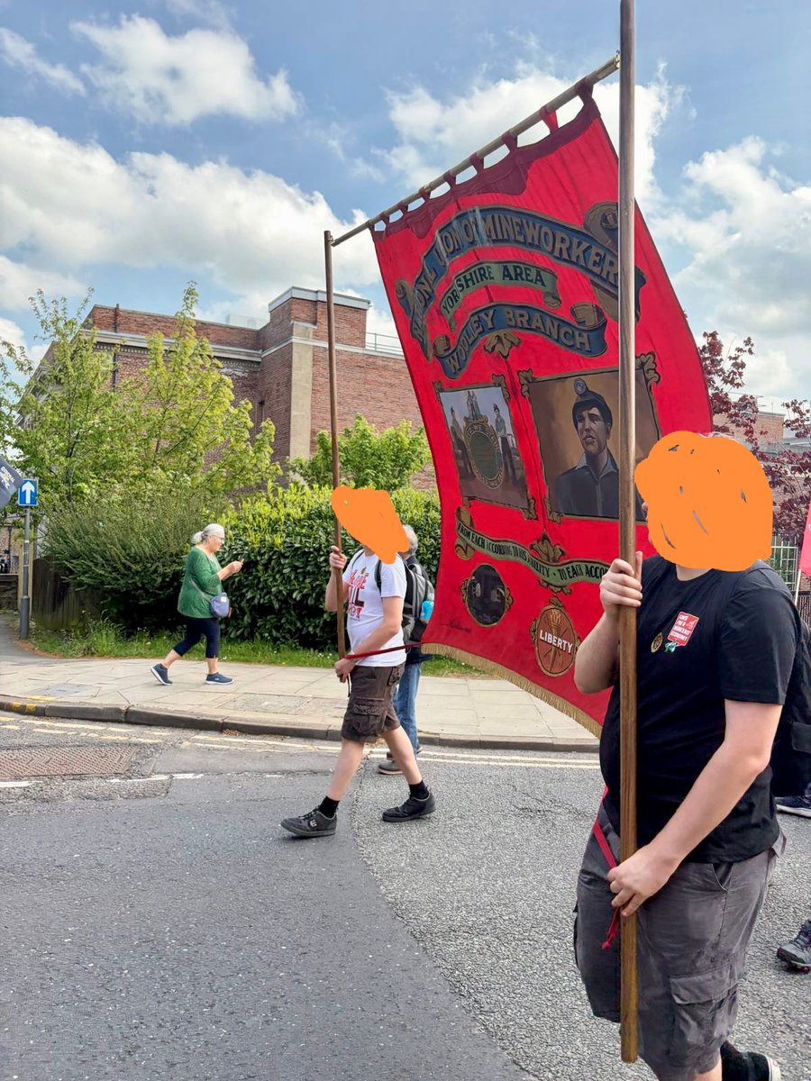 Peachy_As_Hell's tweet image. What was I doing over the weekend, you ask? 

I was Trade Union maxxing in Barnsley to commemorate the 100 year anniversary of the 1926 General Strike!

Not a penny off the pay, not a minute on the day! #Solidarity