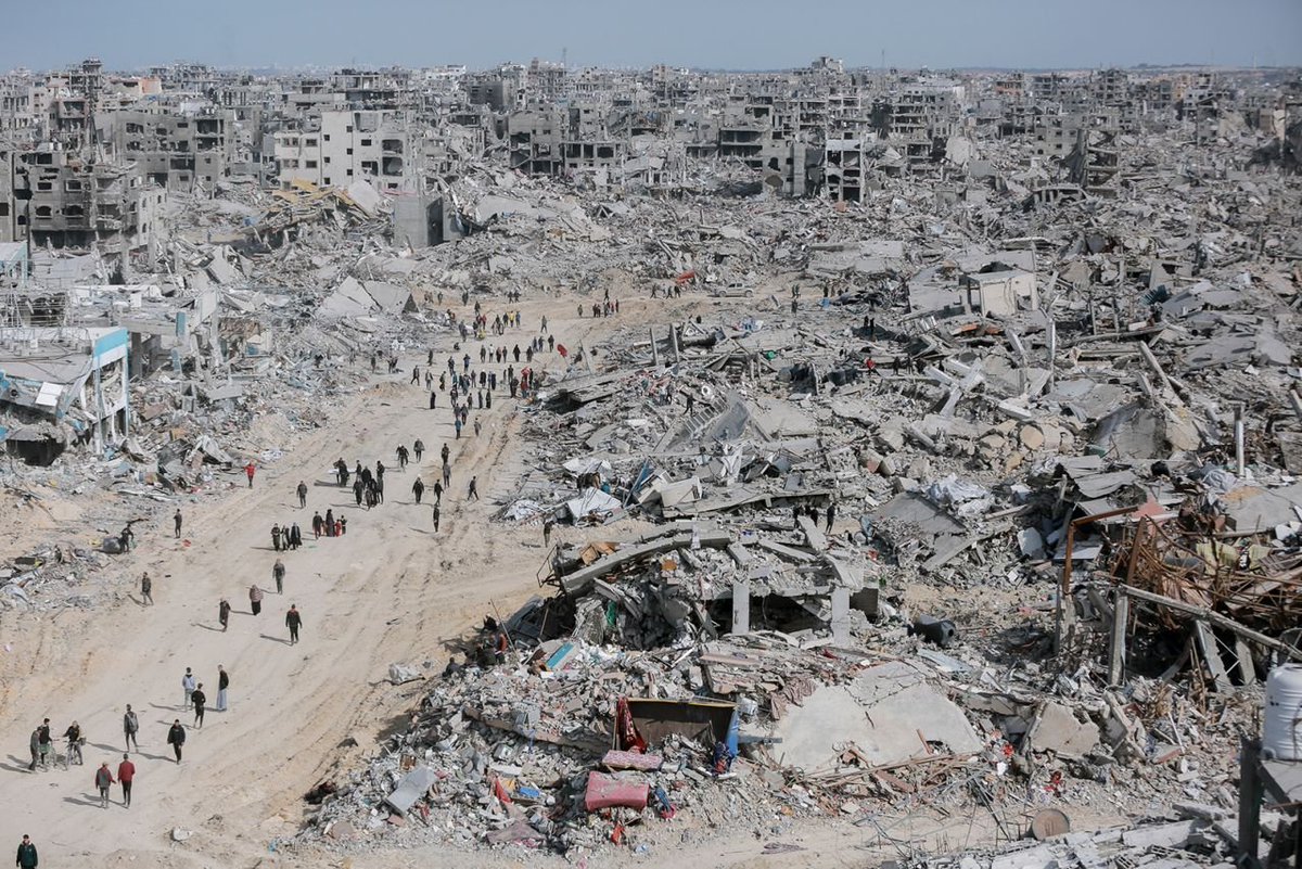 KiddoBea70's tweet photo. @JonathanPeled Esprimo una ferma condanna per il genocidio dei palestinesi e per la distruzione del Libano. ll clima di ostilità che si sta diffondendo nei confronti di Gaza, del Libano,della Cisgiordania e' ormai inaccetabile Rivolgo un appello a Israele affinche' smetta con questi massacri https://t.co/pONZcT0mNN