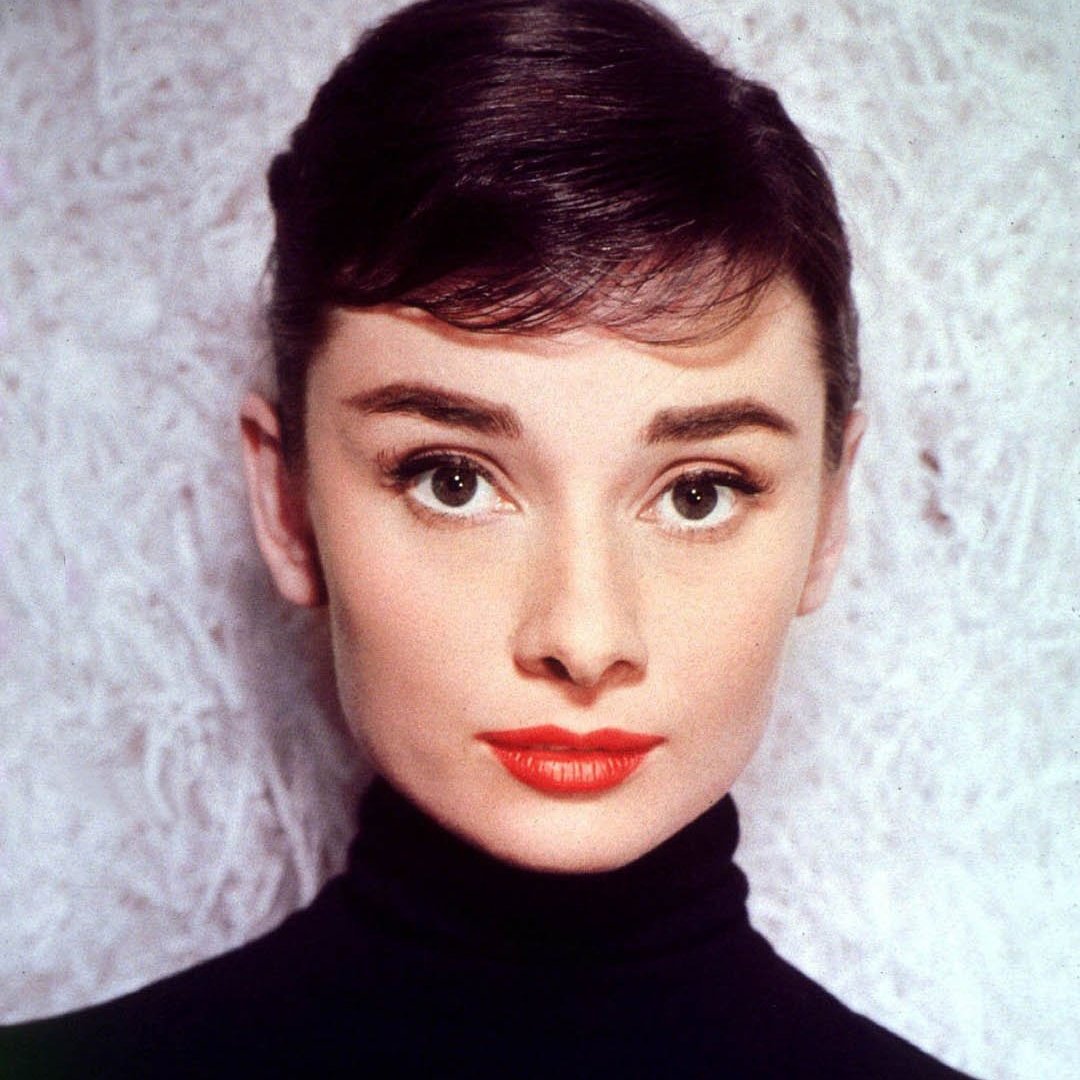 DrBuzz_Forensic's tweet image. Actress Audrey Hepburn was #BornOnThisDay May 4,  1929. Remembered for her films, Roman Holiday (1953) Funny Face (1956) Breakfast at Tiffany's (1961), Charade (1963) My Fair Lady (1964), Wait Until Dark (1967). Battling cancer she passed (age 63) in 1993. #RIP #GoneTooSoon #BOTD