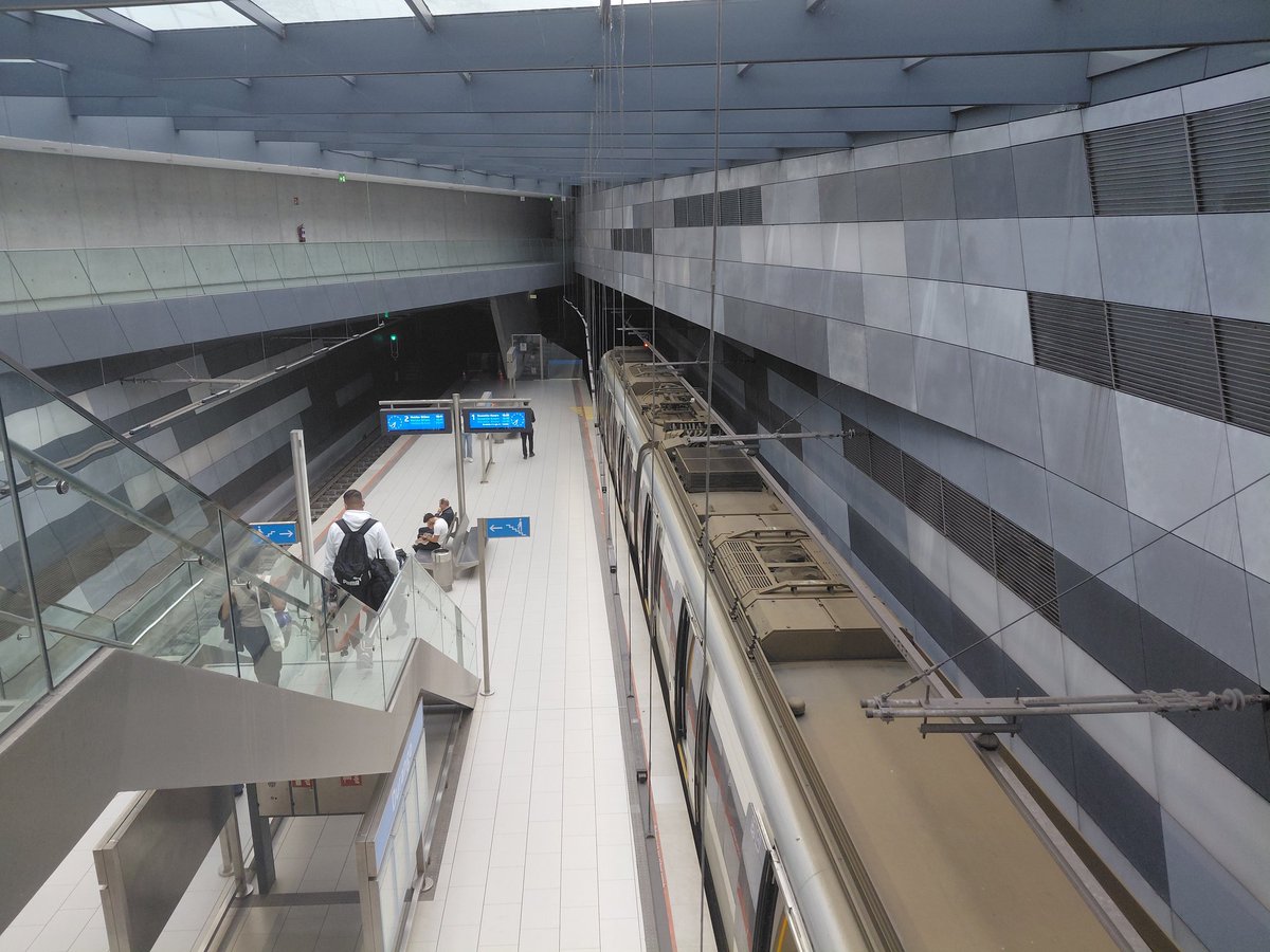 MegaTyrannus's tweet photo. Casi 15 años con el tren soterrado por Durango y el solar de la estación y los talleres y bastantes tramos por los que pasaban los trenes siguen igual de desaprovechados que cuando se levantó la vía https://t.co/VtVdWd3sYM