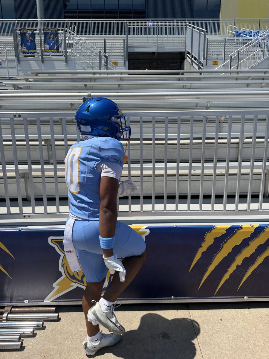 AydenGill2027's tweet photo. Pictures in new jersey 🔥Crazy physique change in only 5 month 🦾

#Newdrip
#Seniorsznloading https://t.co/YKisCJudzH