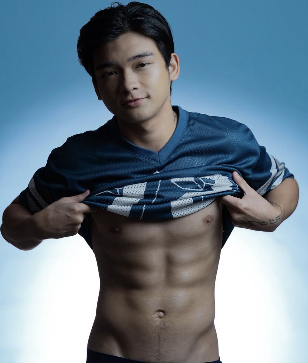 Daily Hot Dudes tweet media