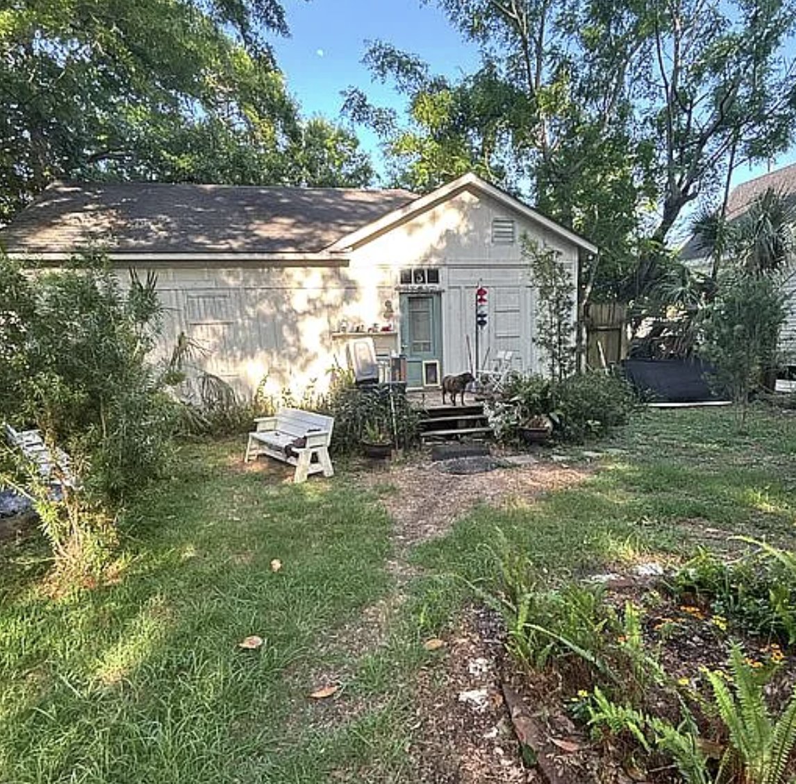 oldhouses100k's tweet image. $75K. Sweet c.1872 #Alabama #cottage for sale by owner. 
oldhousesunder50k.com/sweet-c-1840-a…