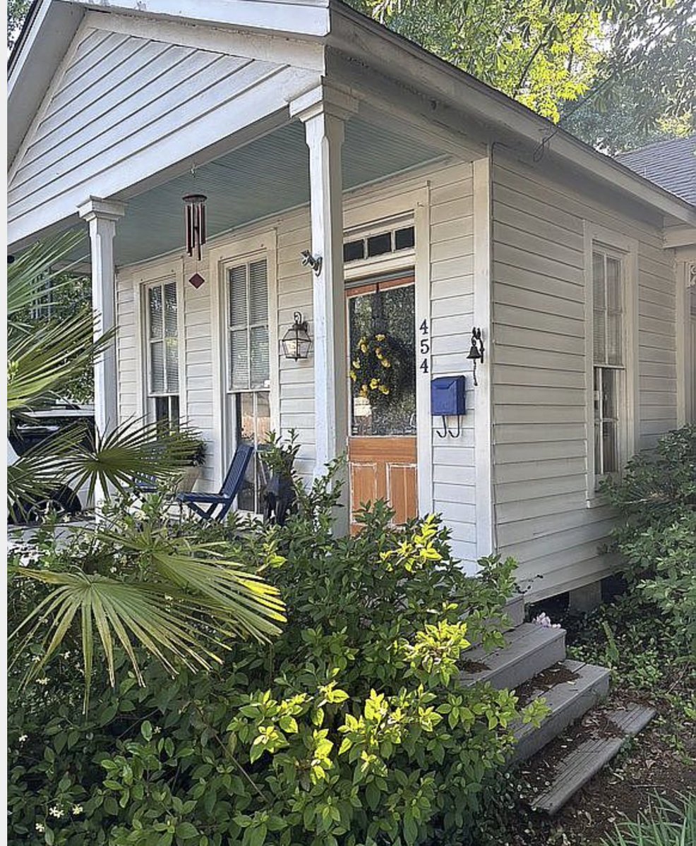 oldhouses100k's tweet image. $75K. Sweet c.1872 #Alabama #cottage for sale by owner. 
oldhousesunder50k.com/sweet-c-1840-a…