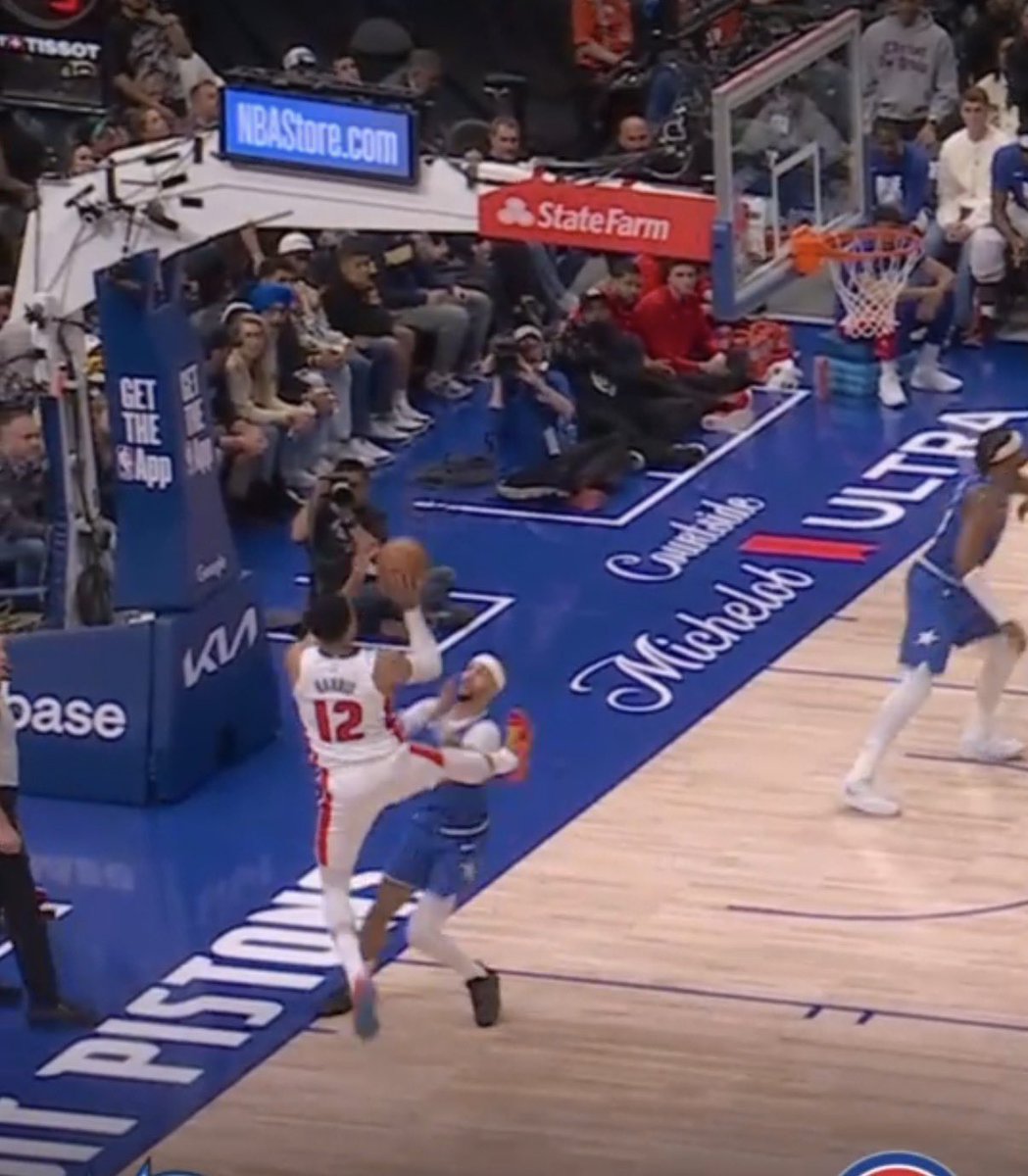 ClutchBaller tweet media