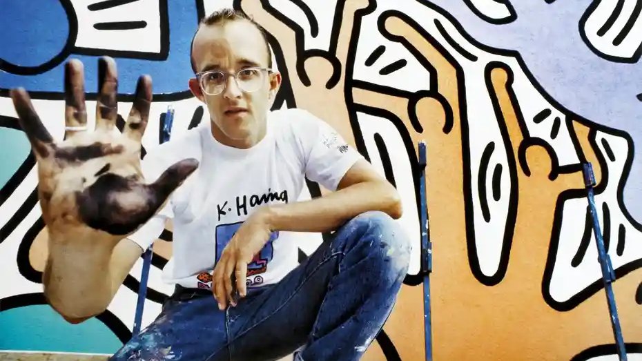 DrBuzz_Forensic's tweet image. Artist Keith Haring was #BornOnThisDay, May 4, 1958. Remembered for his graffiti-like art throughout the New York City streets during the #1980s. Through his art, he advocated for safe sex &amp;amp; AIDS awareness. Passed in 1990 (age 31) from AIDS. #RIP #GoneTooSoon #HIV #AIDS #LGBTQ