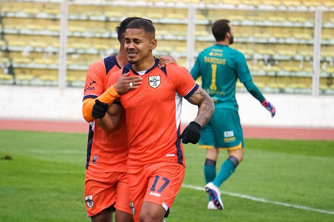 MarcasLaRazon's tweet image. Terminó el primer tiempo, @ClubStrongest (1-1) @ClubABB en el Hernando Siles #Fecha5.
📸 APG
#TheStrongest #ABB
@LaRazon_Bolivia
