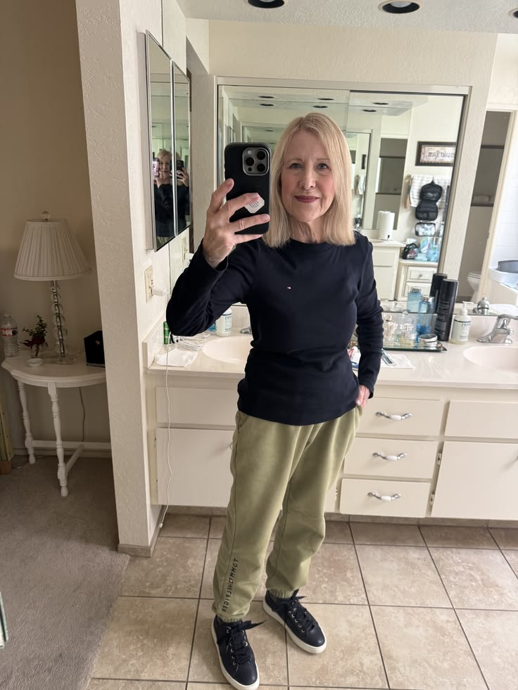 Louise Harris tweet media