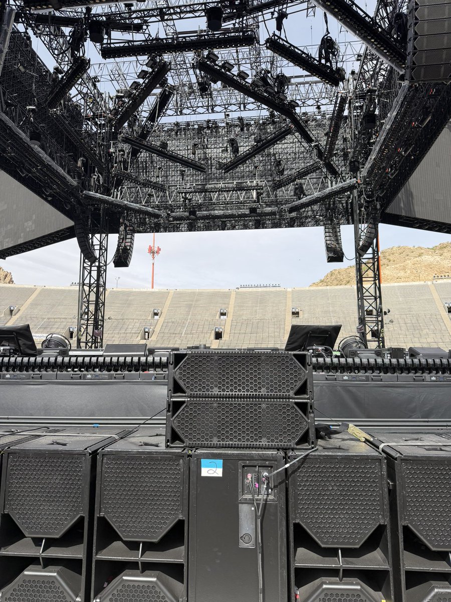 nicole BTS BARRICADE TODAY tweet media