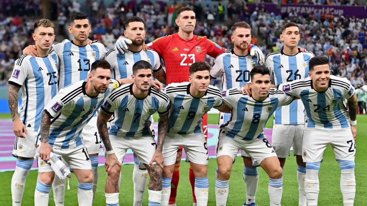 Riquelme corcheate y subilo al Canal de Boca tweet media
