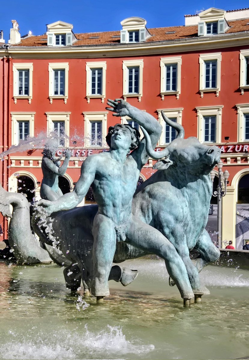 MichelleMoggio's tweet image. The sun is blindingly spectacular #Nice #France #TheParisEffect #travel